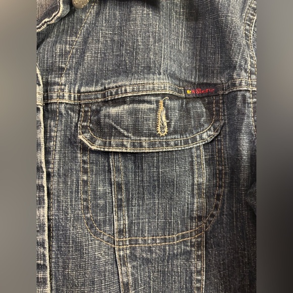 Levi's Classic Blue Jean Jacket - Picture 6 of 7